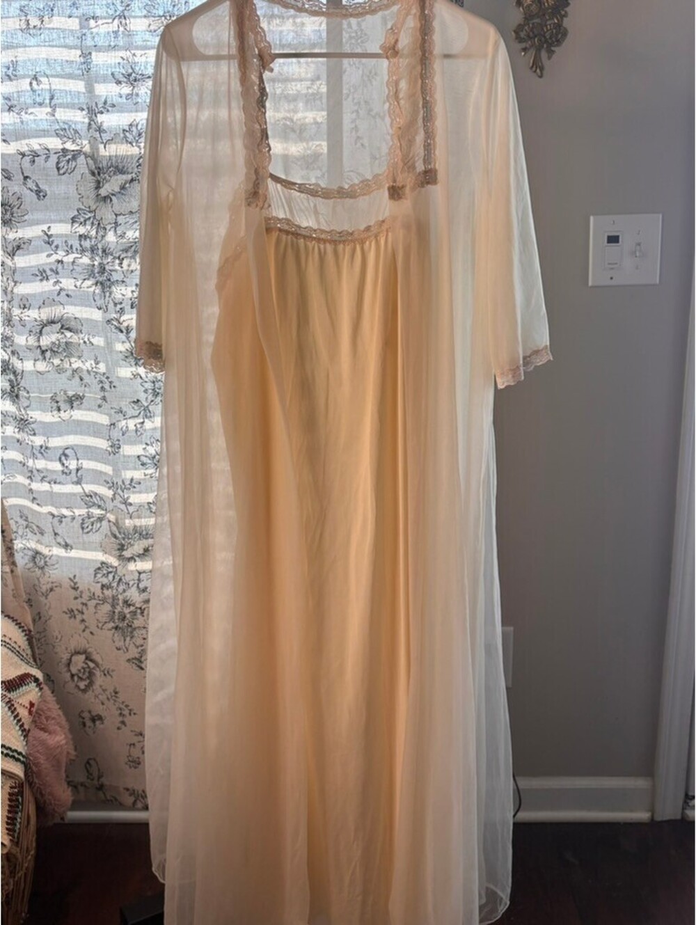 Vintage 1950s Cream Peignoir Set